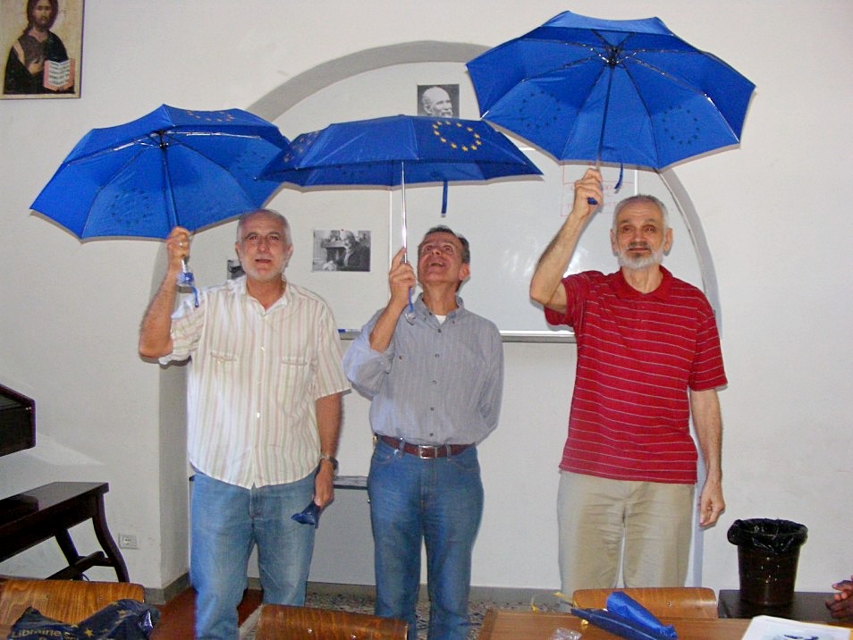 Jose Luis, Giuliano et Xavier: la nouvelle fraternit centrale bien abrite